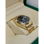 RLX Sky-Dweller 42mm 336938-0002/0005 Yellow Gold Black Dial Oyster - Image 5