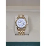 RLX Sky-Dweller 42mm 336938-0003/0006 Yellow Gold White Dial Jubilee - Image 3